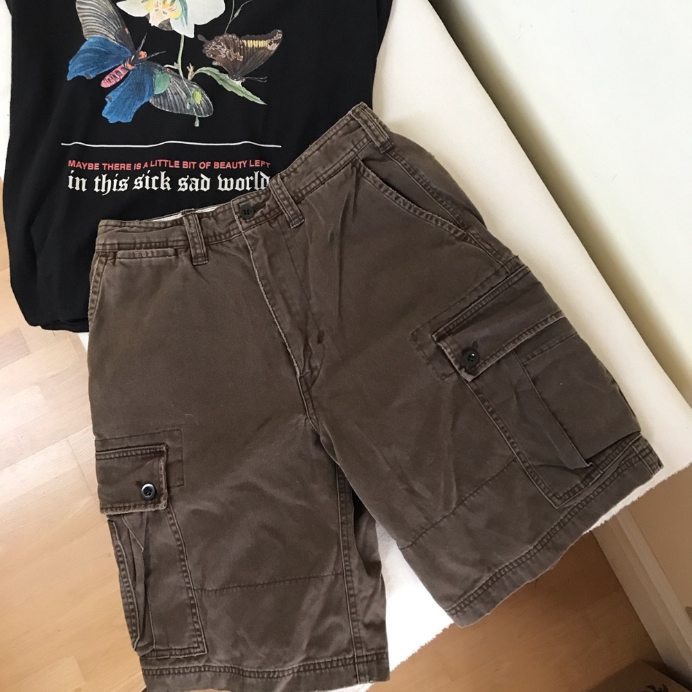 NWOT size L Black graphic tee "Maybe There is still a little bit of beauty left - Picture 6 of 6